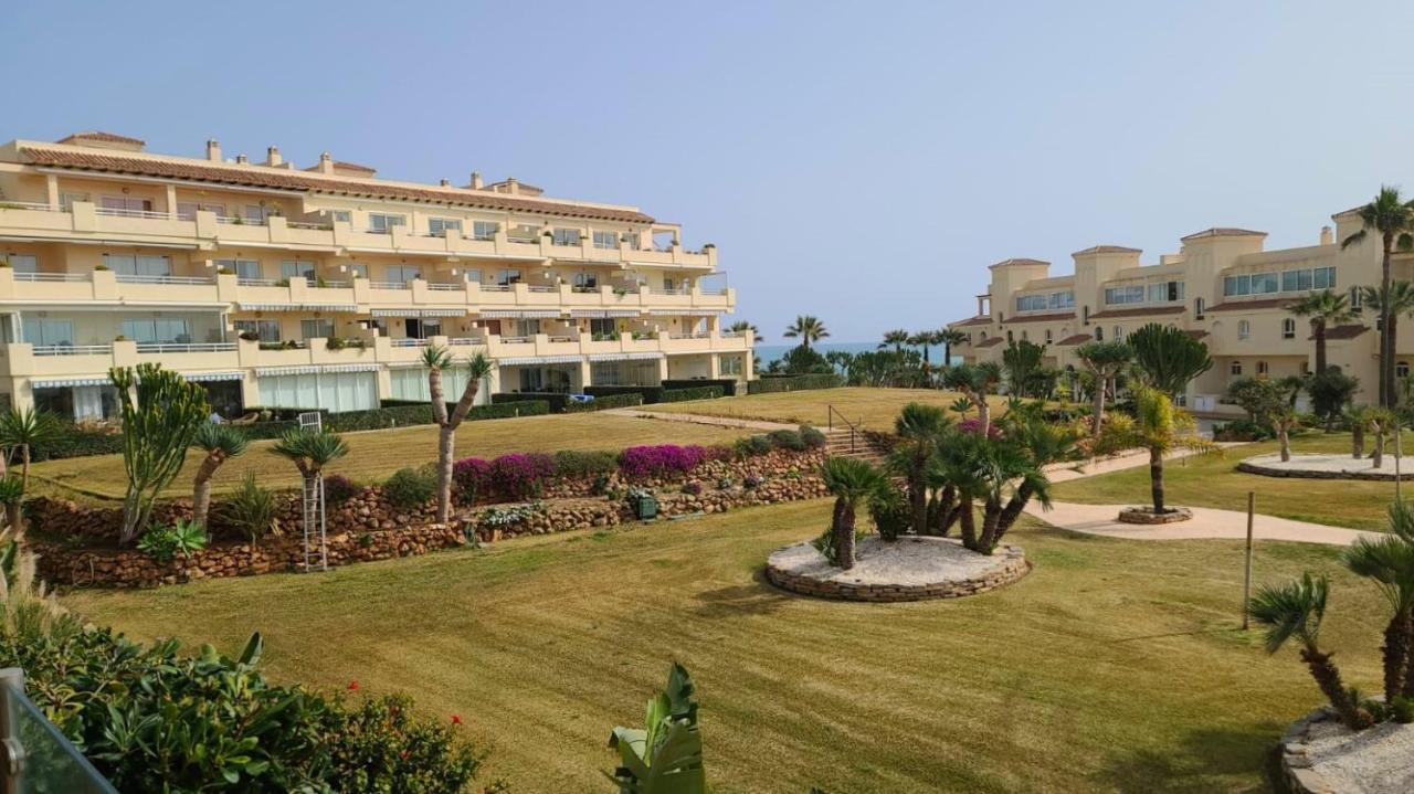 2 Bedroom Apartment Overlooking Mediterranean, 2 Outdoor Pools 라칼라데미야스 외부 사진